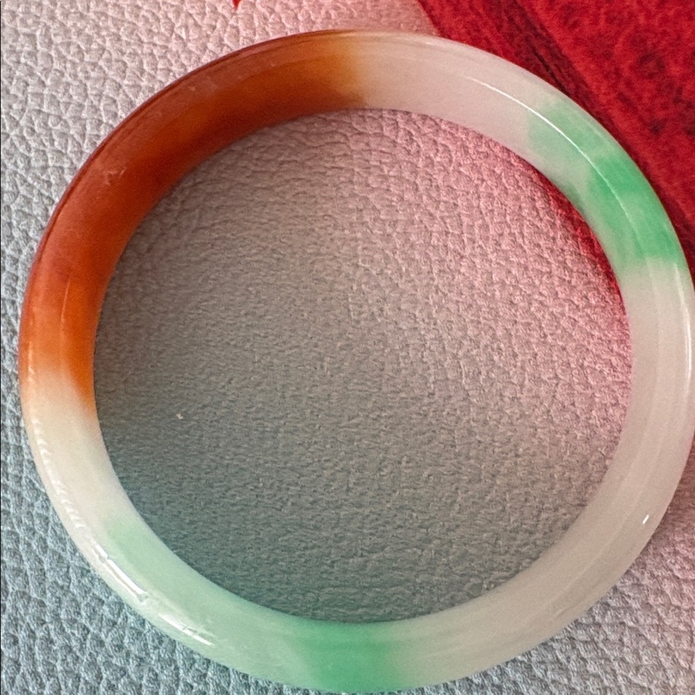 New Natural Solid Stone Green Bangle - Picture 4 of 7